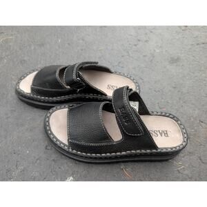 Bass Womens‎ Black leather Strappy Sandals Sz 7M Chunky Platform Fisherman Y2K